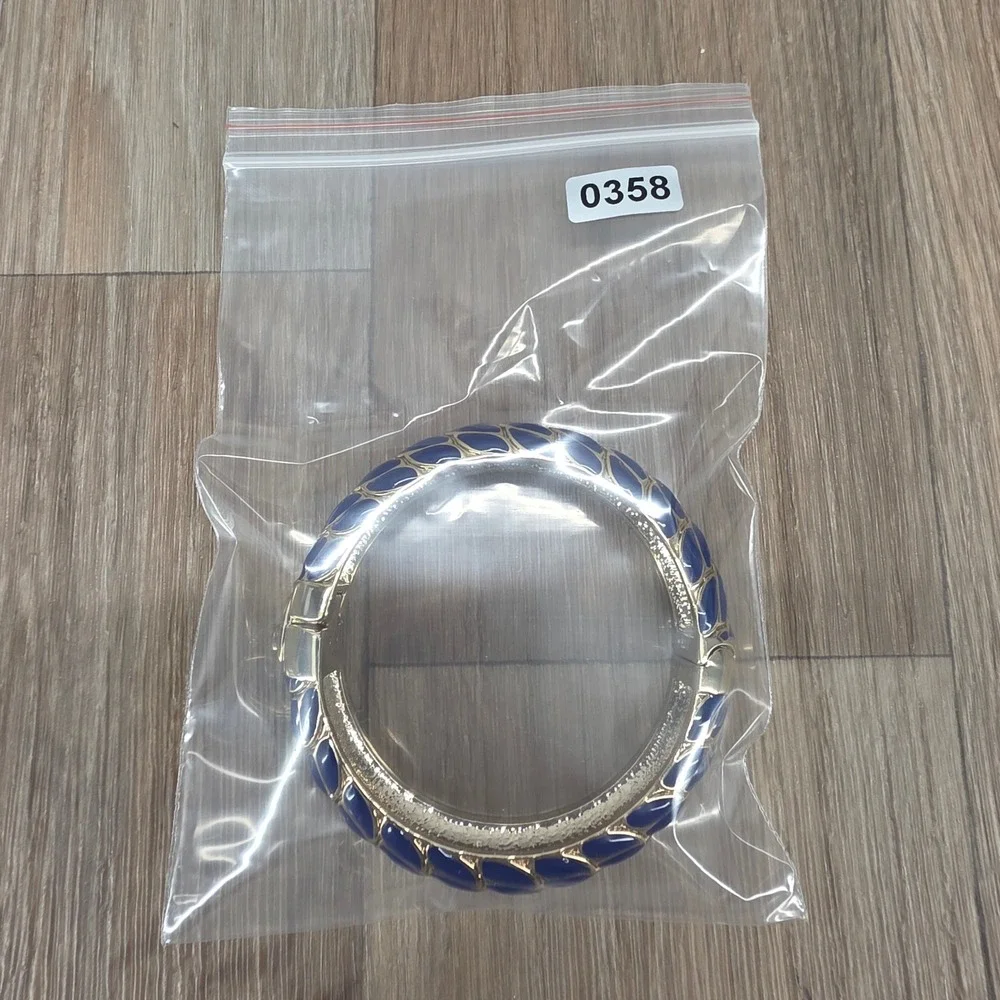GPK Gold Tone Blue Enamel Snake Skin Pattern Hinged Bangle Bracelet‎ Women's